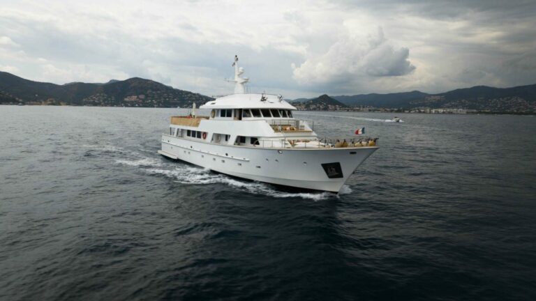 cheoy-lee-115--aliceboat-yacht-location-bateau-monaco-nice02